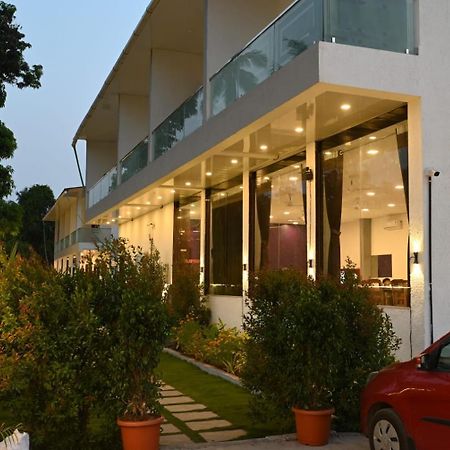 Golden Pearl Resort By Gemstone Hospitality Alibag Exterior foto